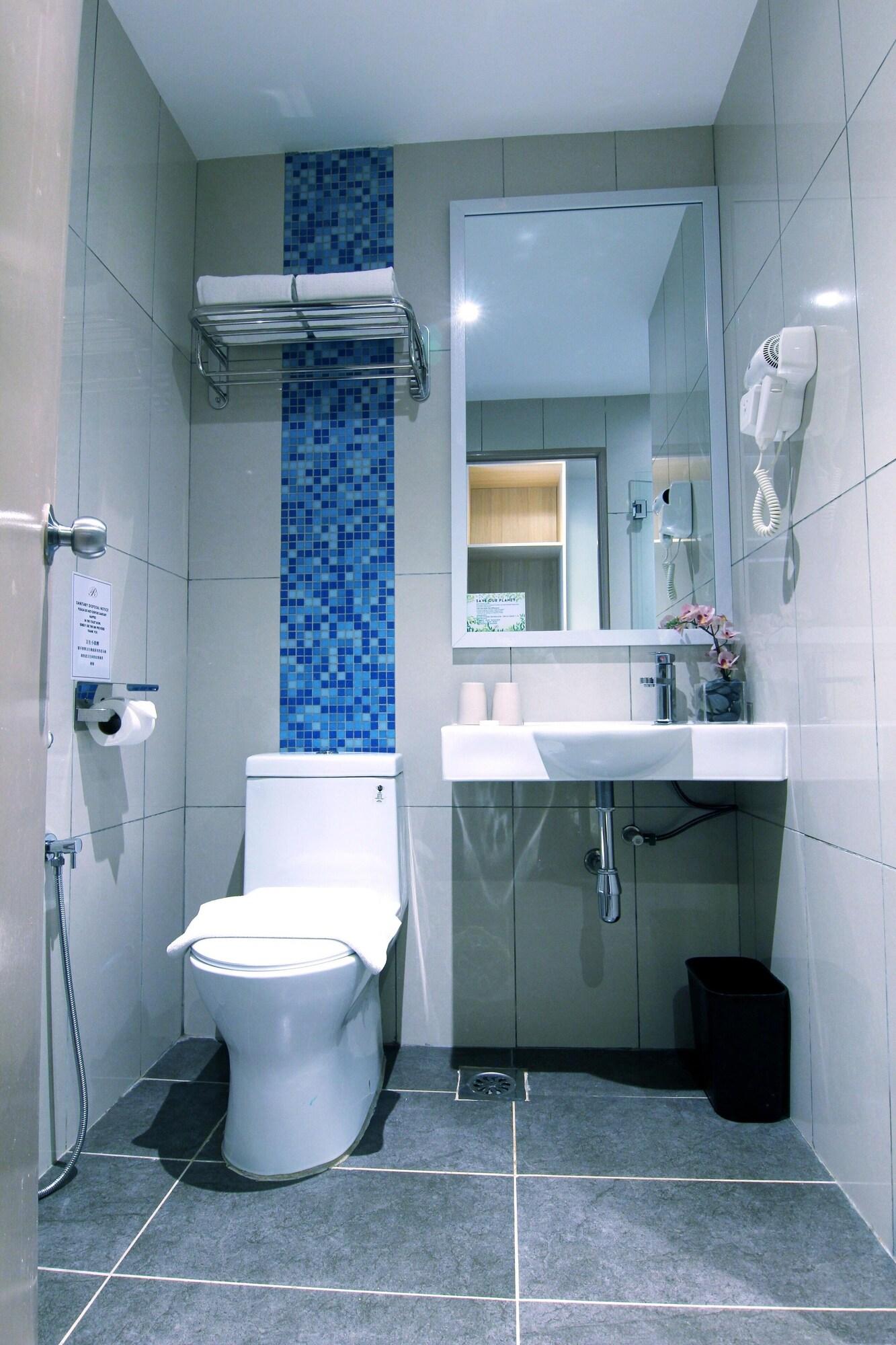 Pacific Express Chinatown Hotel 3*
